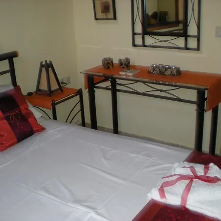 Mika's House Dom wakacyjny Chalki Town